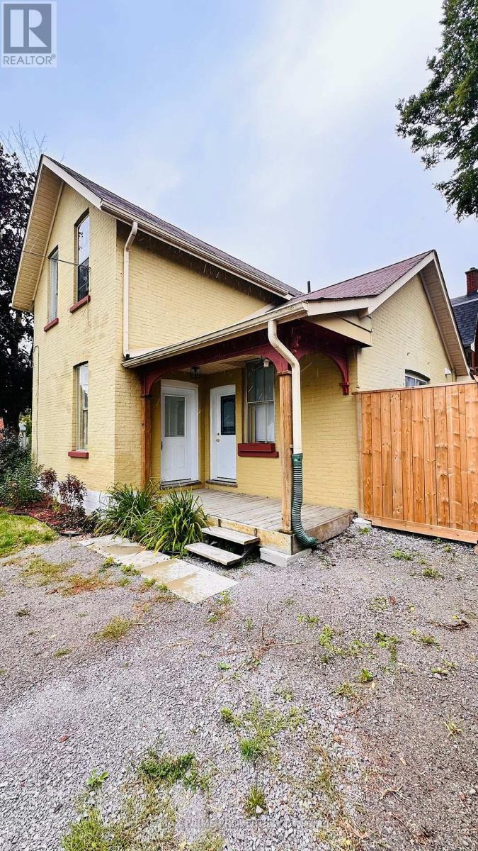 34 SUSSEX STREET S, kawartha lakes (lindsay), Ontario
