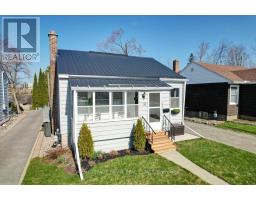 10 EDGEWATER BOULEVARD, peterborough east (central), Ontario