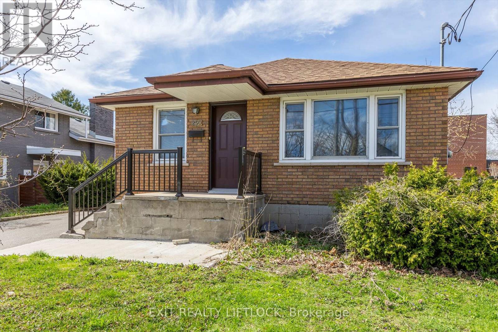 250 BELLEVUE STREET, peterborough north (south), Ontario