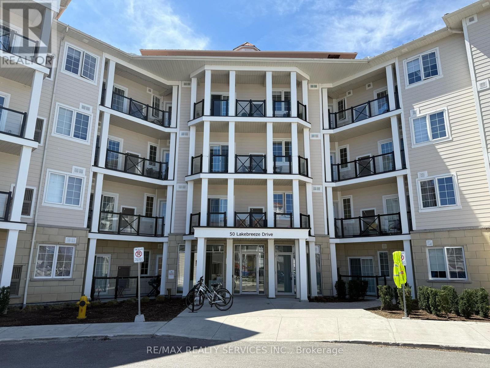 229 - 50 LAKEBREEZE DRIVE, clarington (newcastle), Ontario