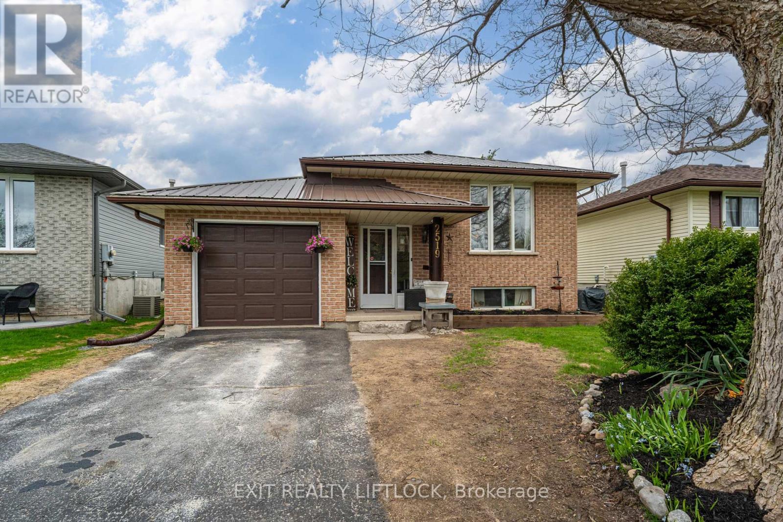 2519 FOXMEADOW ROAD, peterborough east (south), Ontario