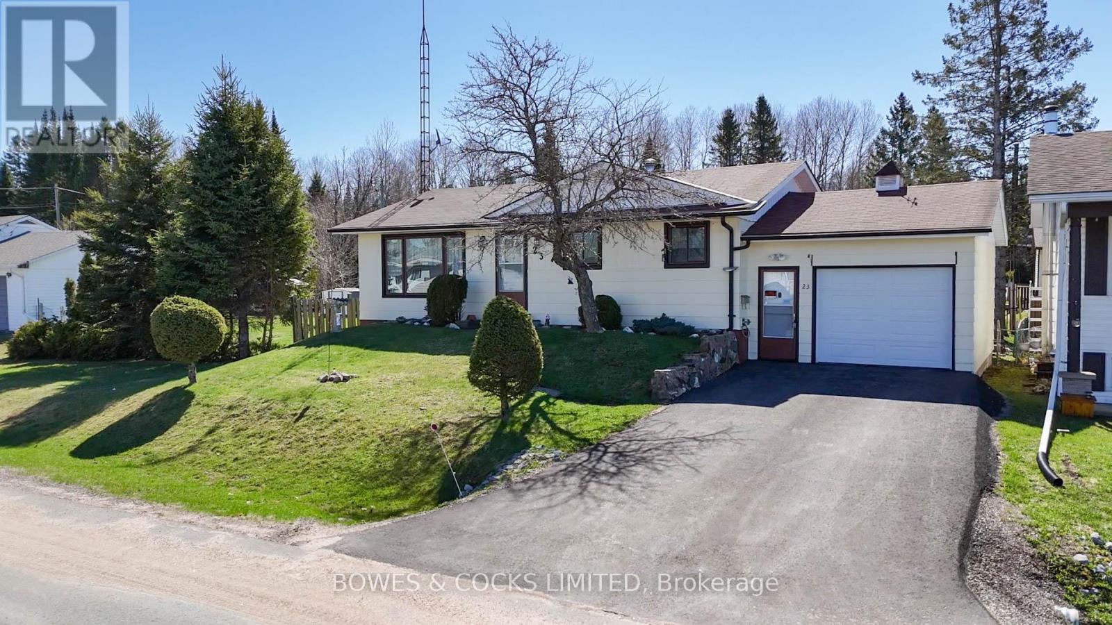23 HEMLOCK STREET, highlands east (bicroft ward), Ontario