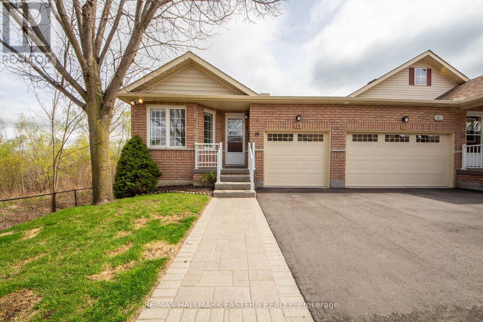 14 - 877 WENTWORTH STREET, peterborough west (central), Ontario