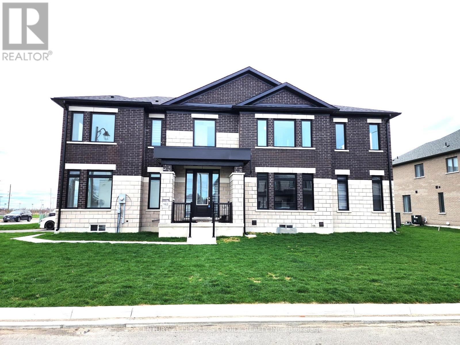 92 CORLEY STREET, kawartha lakes (lindsay), Ontario