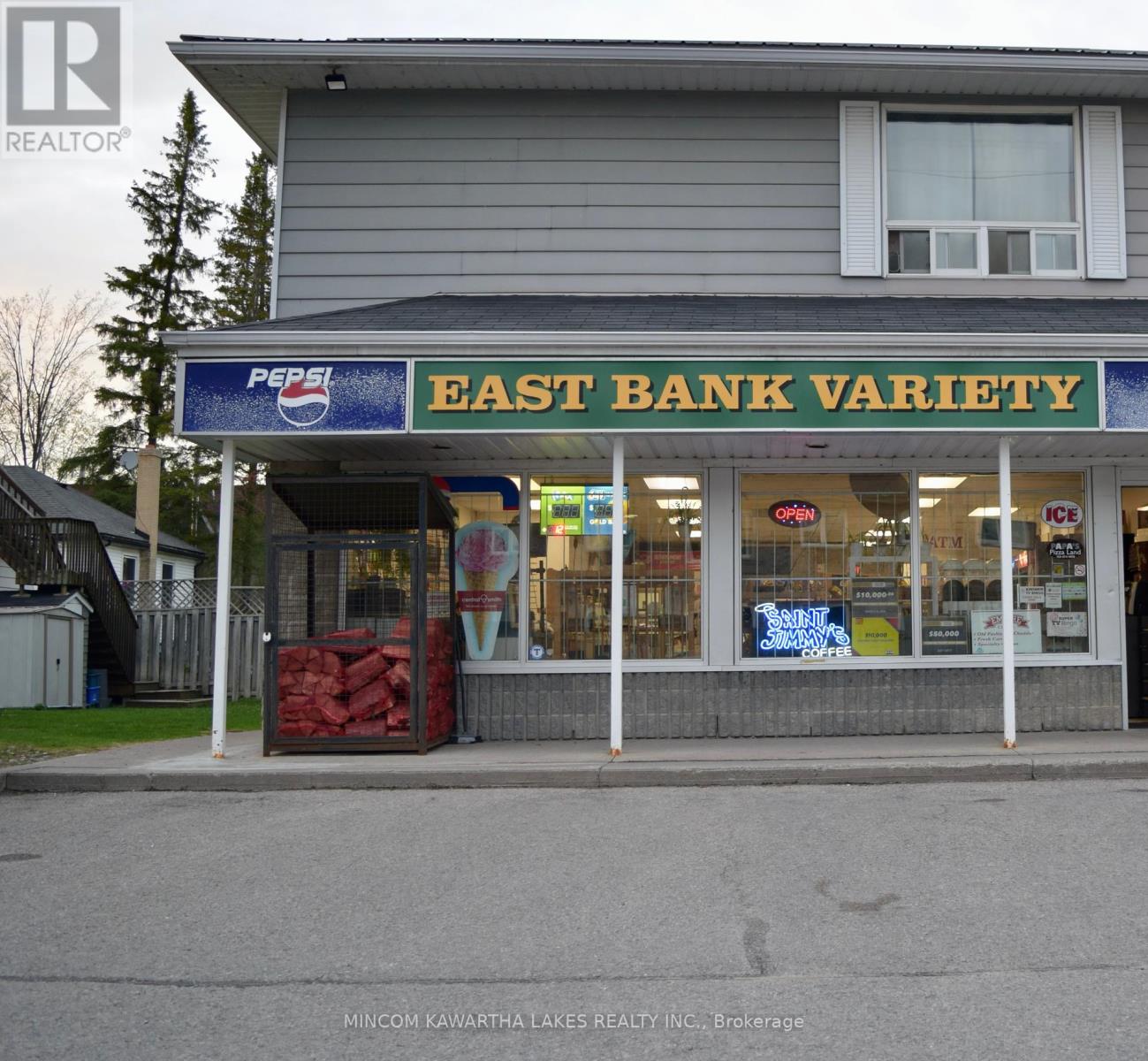 <h3>$97,500</h3><p>1 - 880 Armour Road E, Peterborough East (North), Ontario</p>