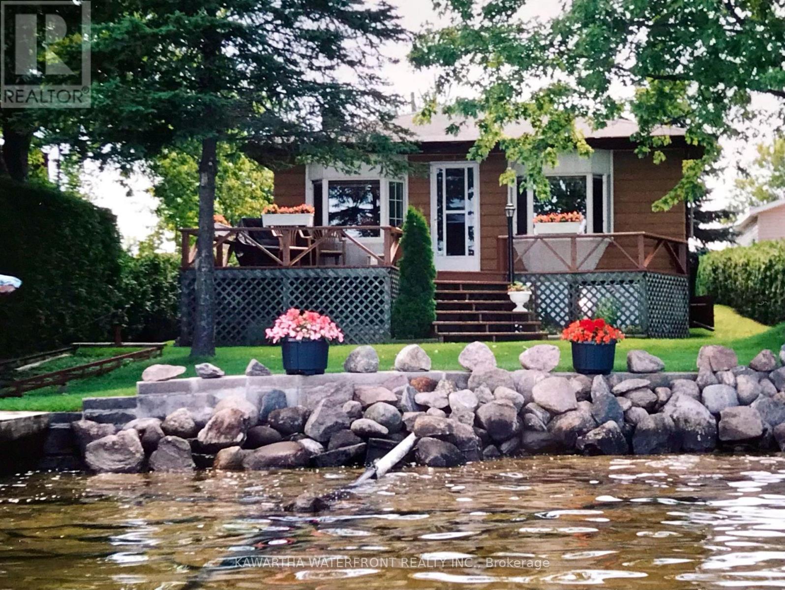 6 ORIOLE ROAD, kawartha lakes (fenelon falls), Ontario