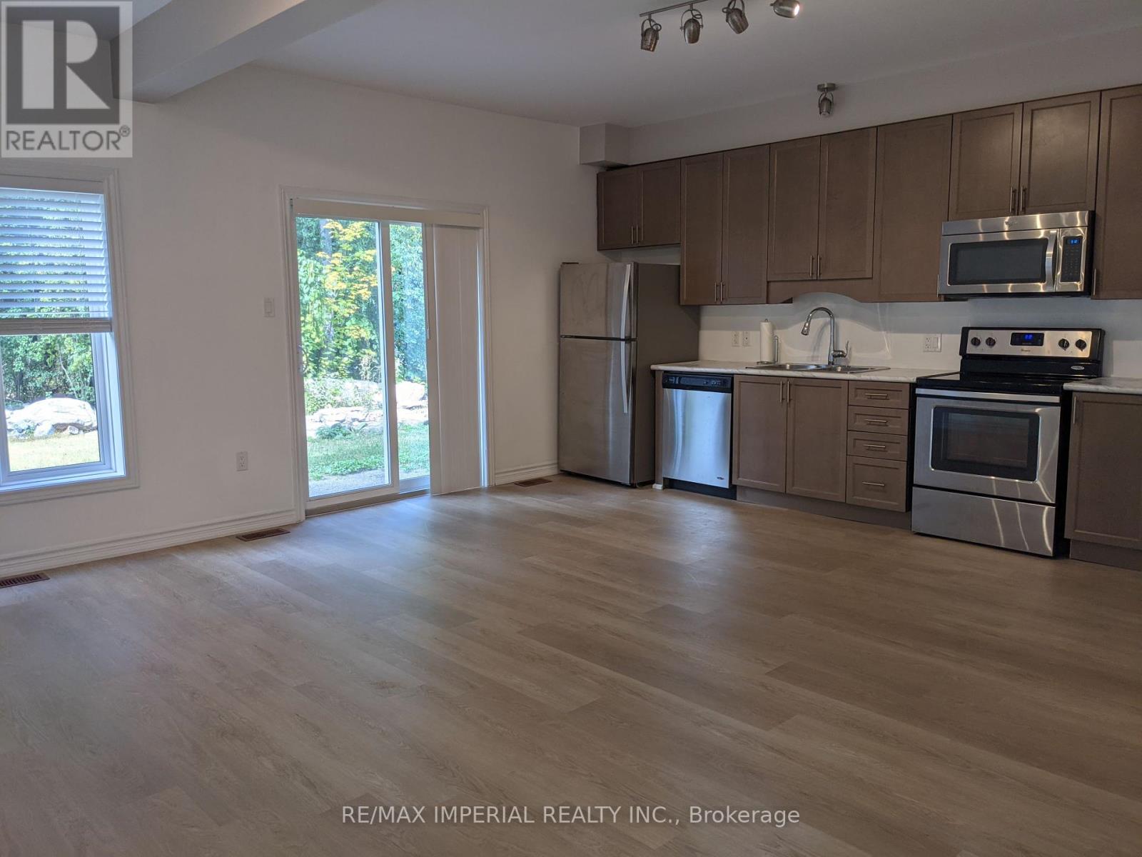 MAIN FLOOR - 270 B RIVERSIDE DRIVE, kawartha lakes (bobcaygeon), Ontario