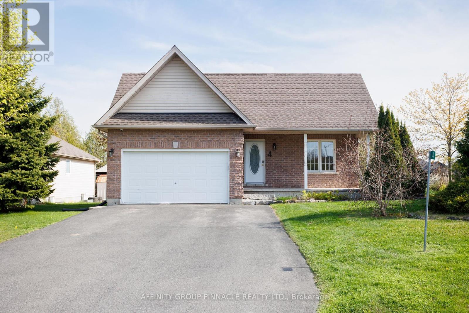 4 CHAMPLAIN BOULEVARD, kawartha lakes (lindsay), Ontario