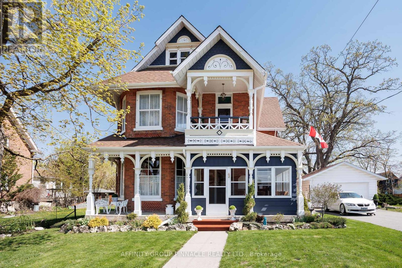 42 OAK STREET, kawartha lakes (fenelon falls), Ontario