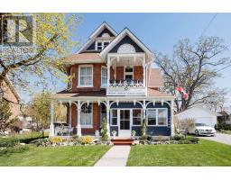 42 OAK STREET, kawartha lakes (fenelon falls), Ontario