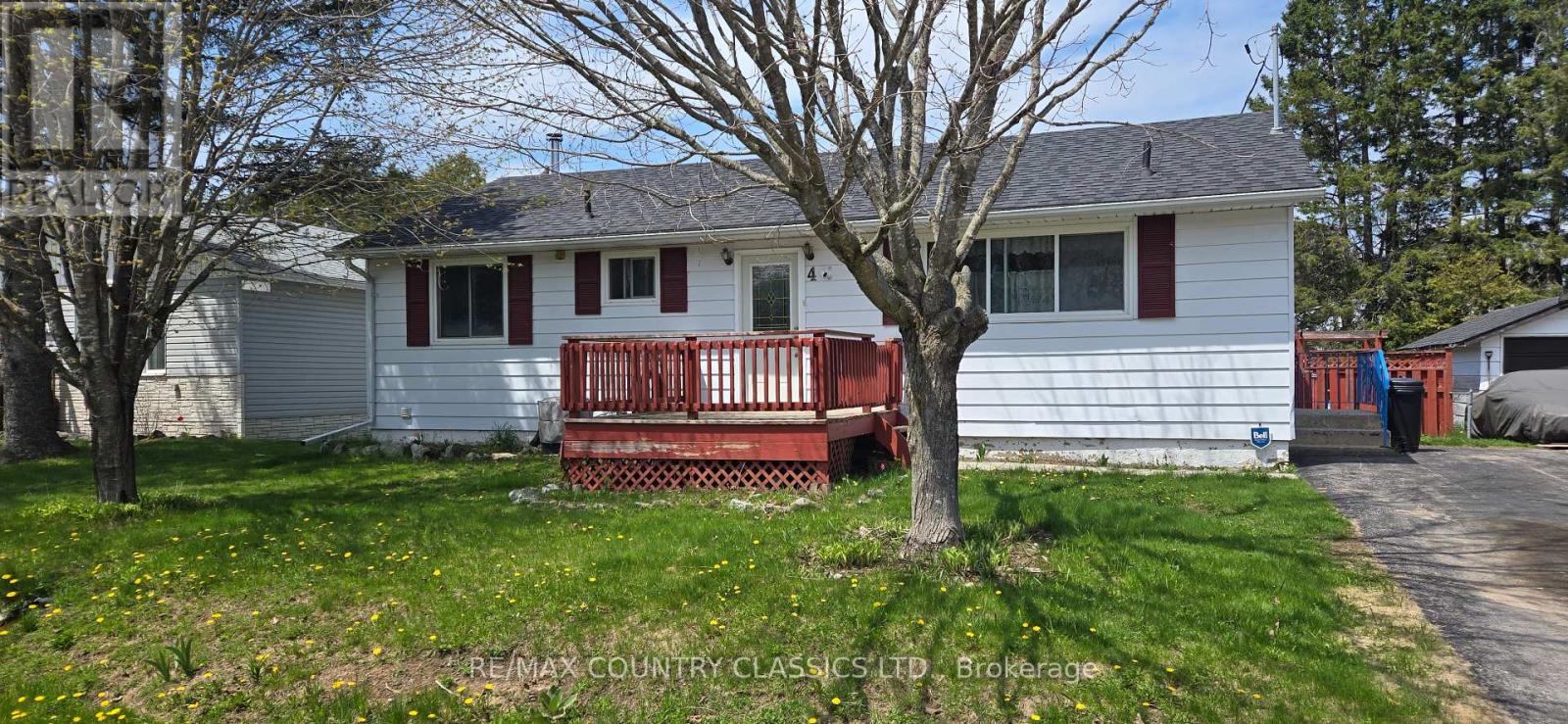 4 HEMLOCK STREET, highlands east (bicroft ward), Ontario