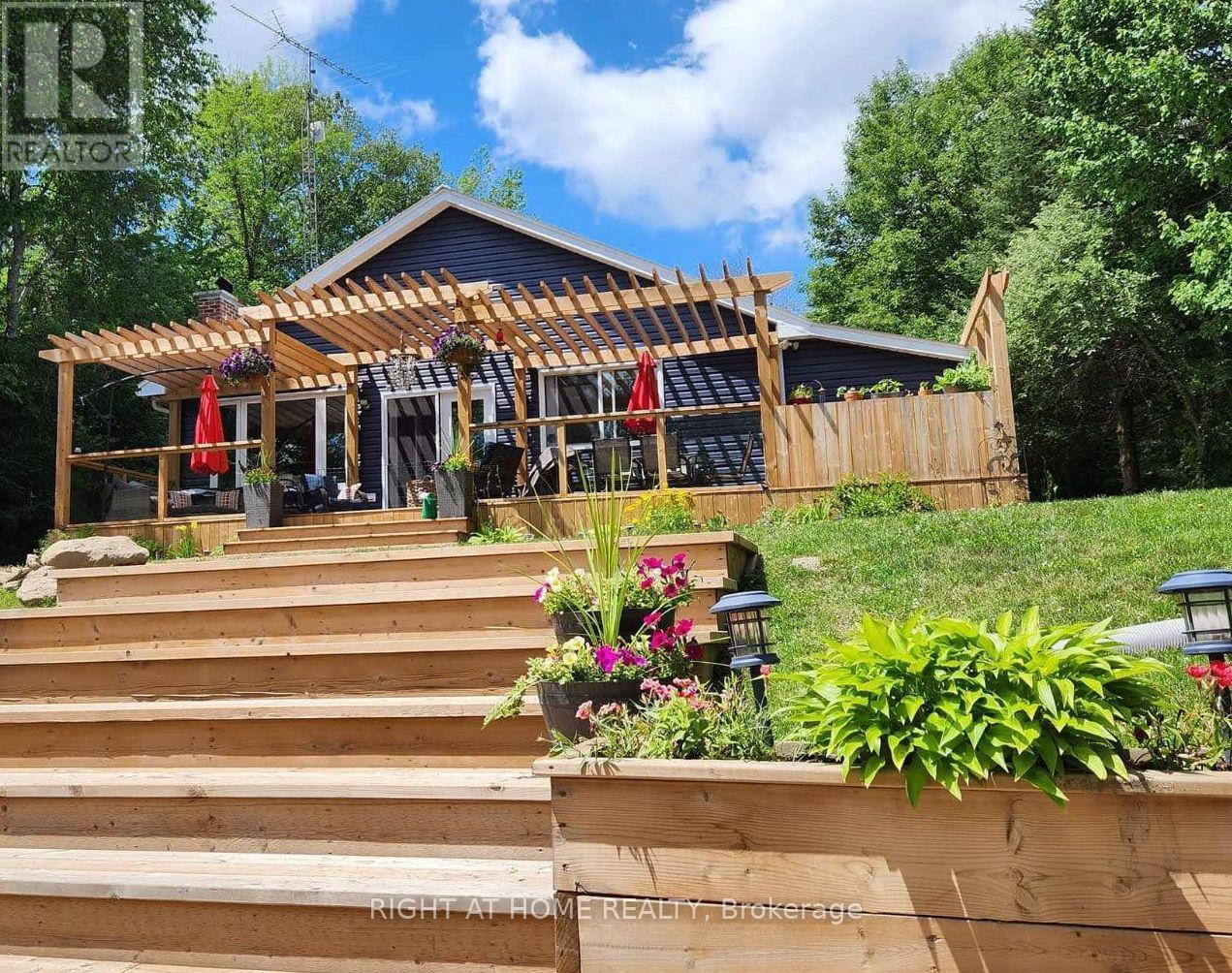 54 RIVERBANK ROAD, kawartha lakes (fenelon falls), Ontario