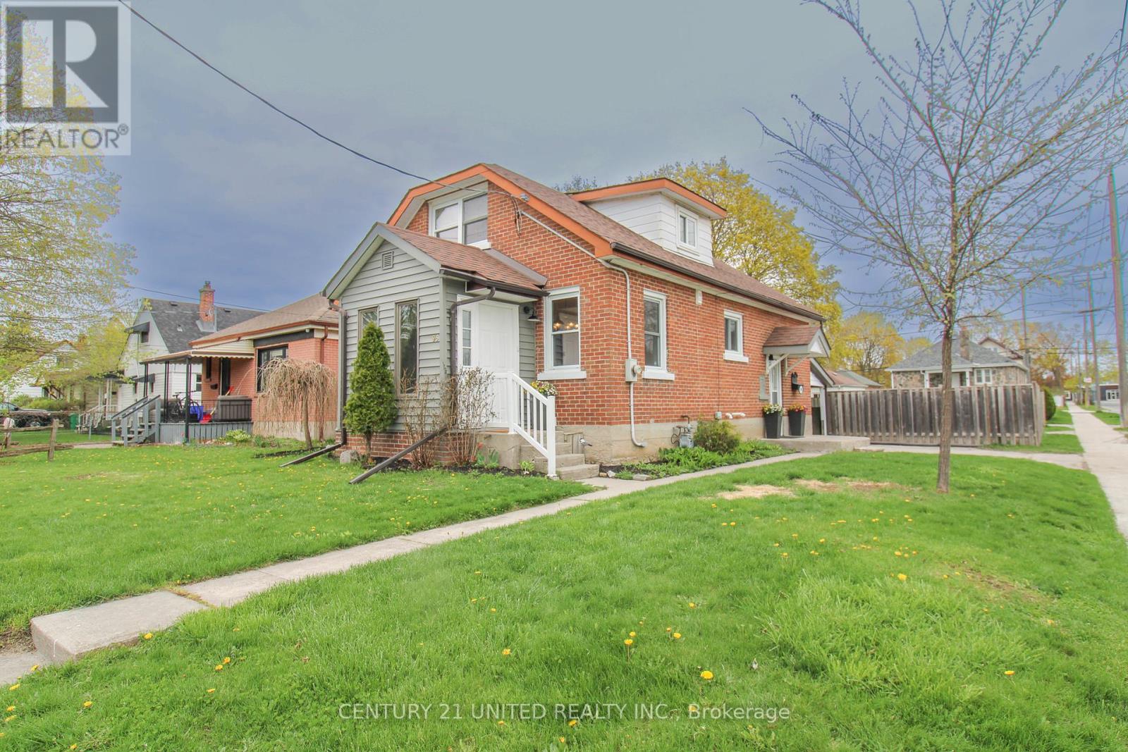 96 MONTGOMERY STREET, peterborough south (west), Ontario