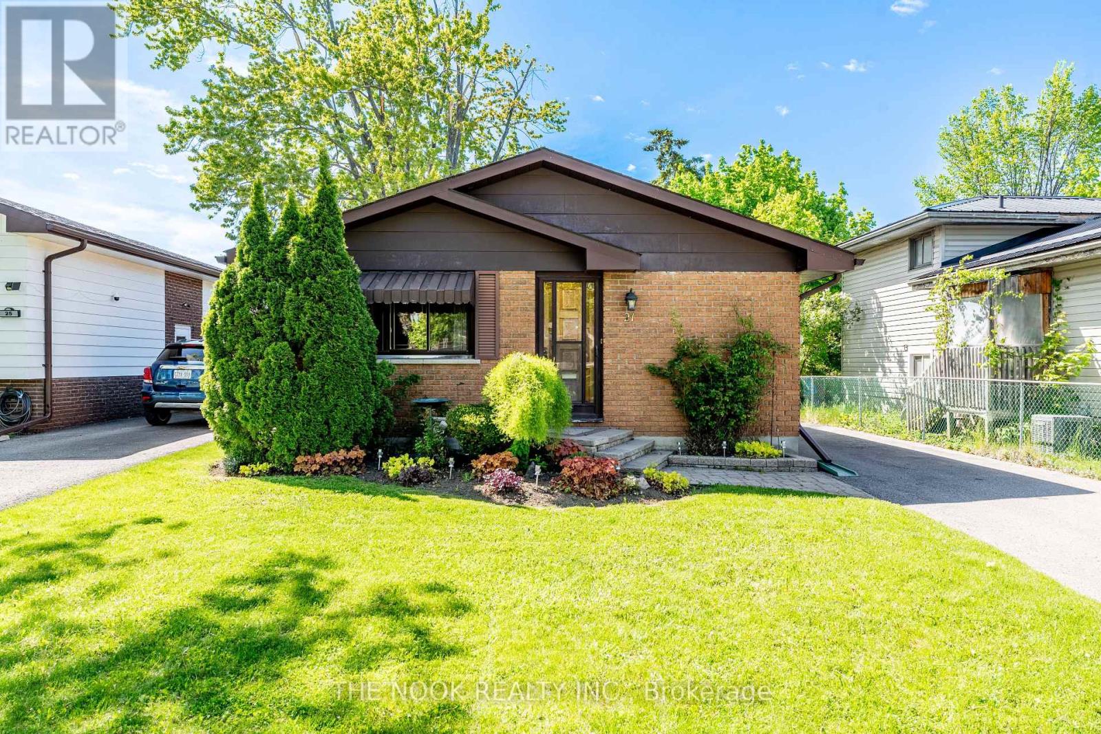 21 RIDEAU CRESCENT, peterborough south (east), Ontario
