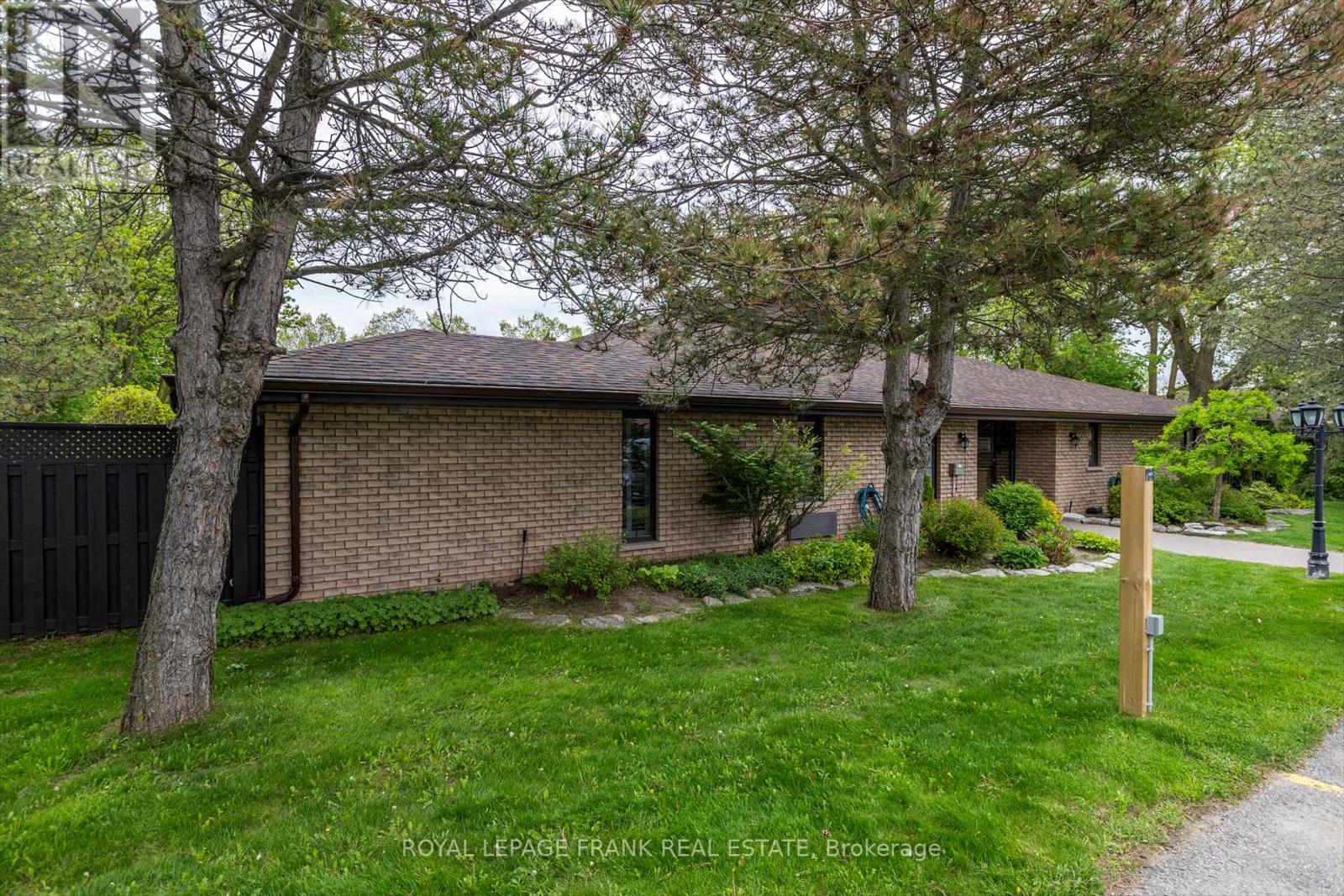 4 - 695 WHITAKER STREET, peterborough east (north), Ontario