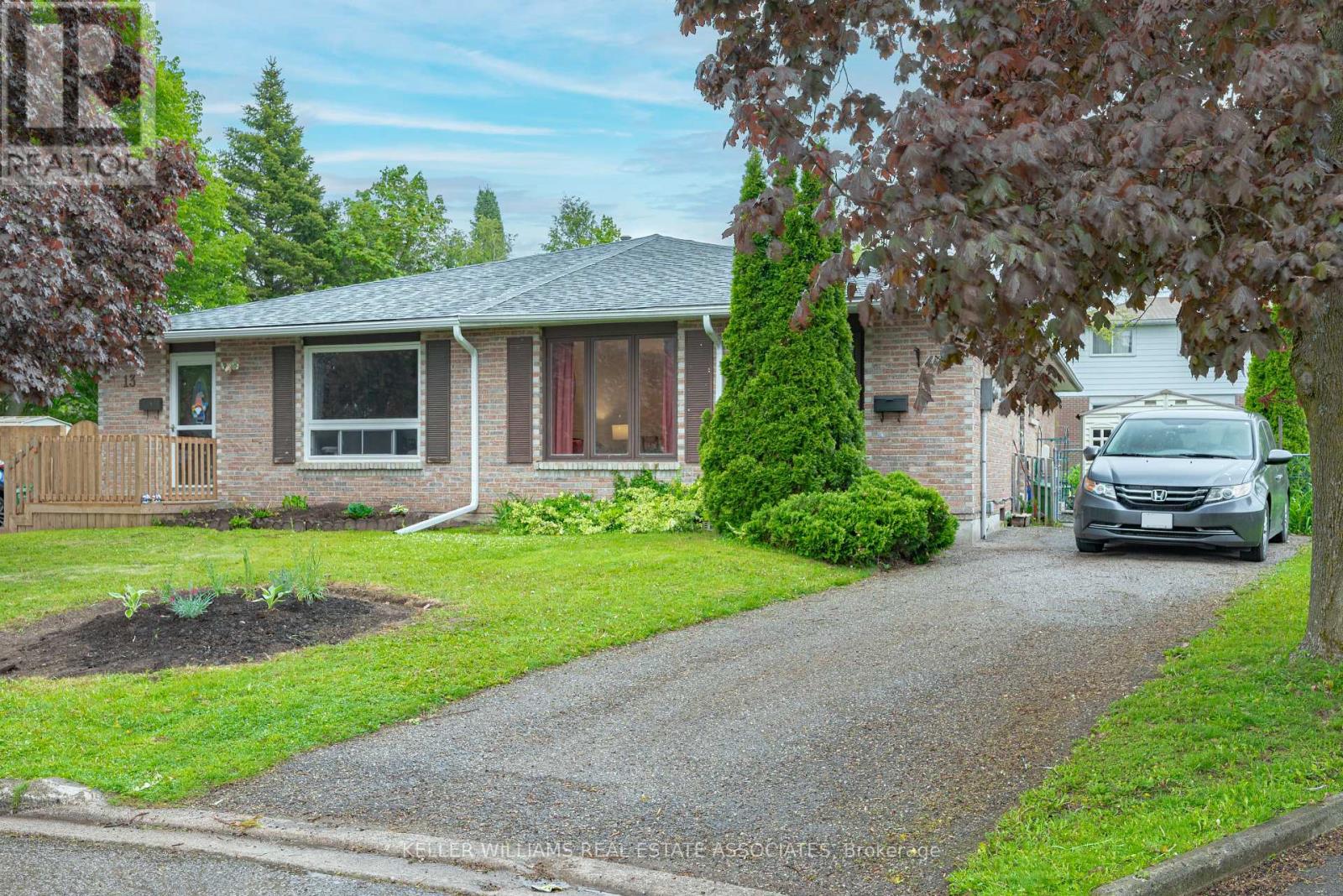 15 LLOYD PLACE, kawartha lakes (lindsay), Ontario
