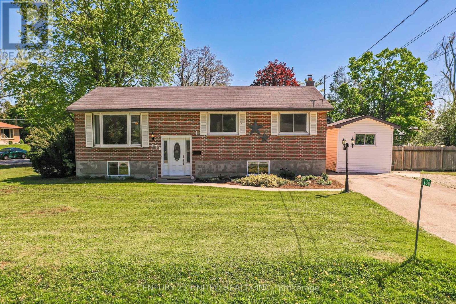 136 PARKDALE AVENUE, selwyn, Ontario