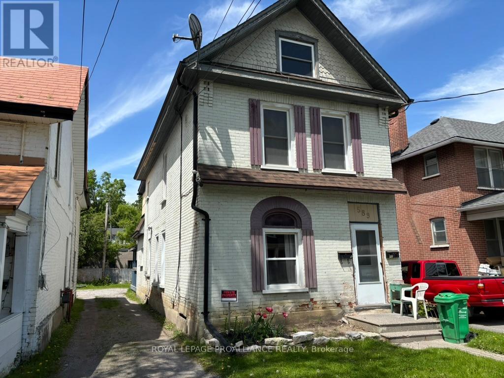 589 AYLMER STREET N, peterborough central (north), Ontario