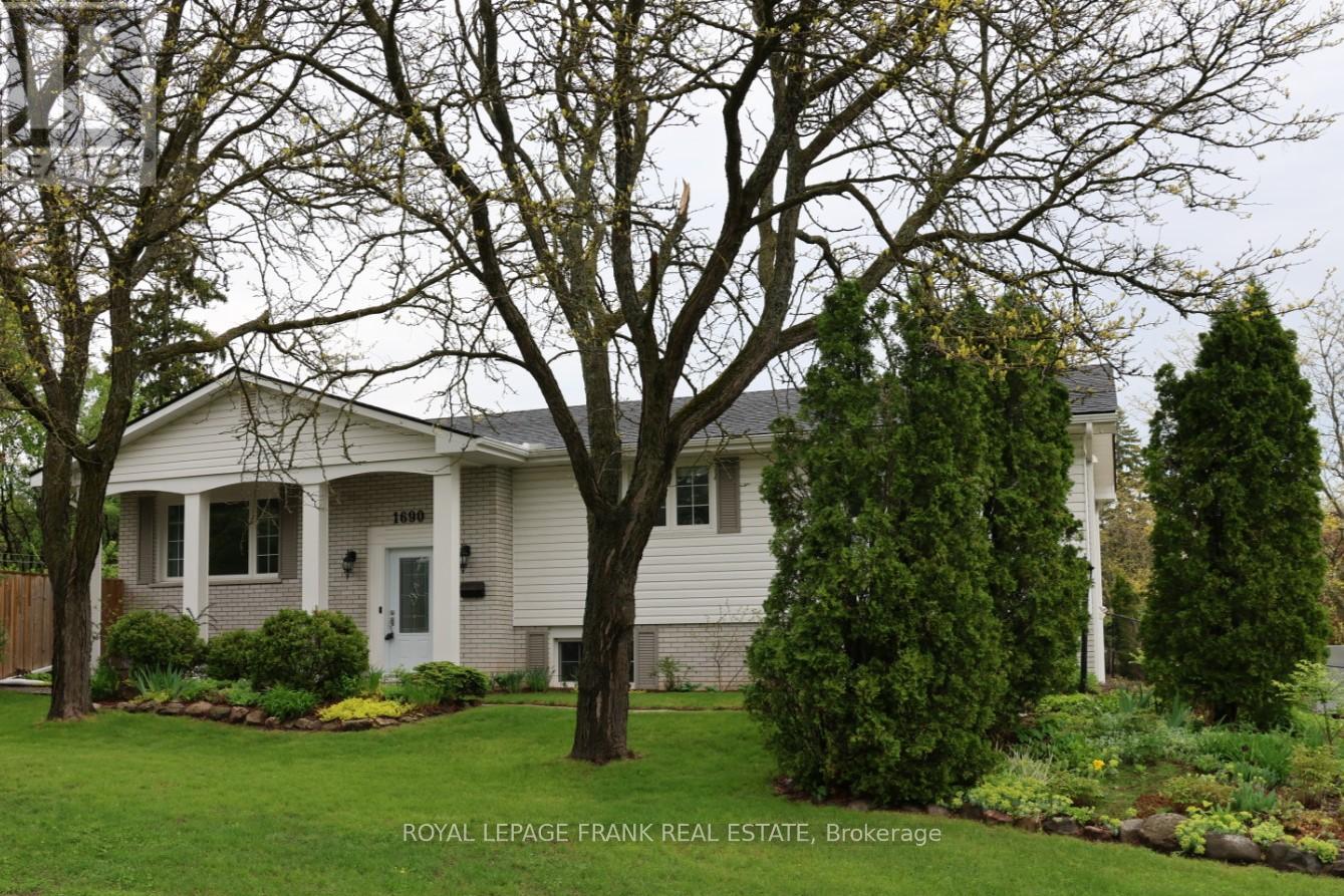 1690 PINEHILL DRIVE, peterborough west (north), Ontario