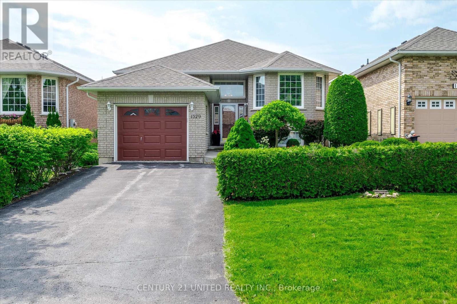 1329 WHITE CRESCENT, peterborough west (north), Ontario