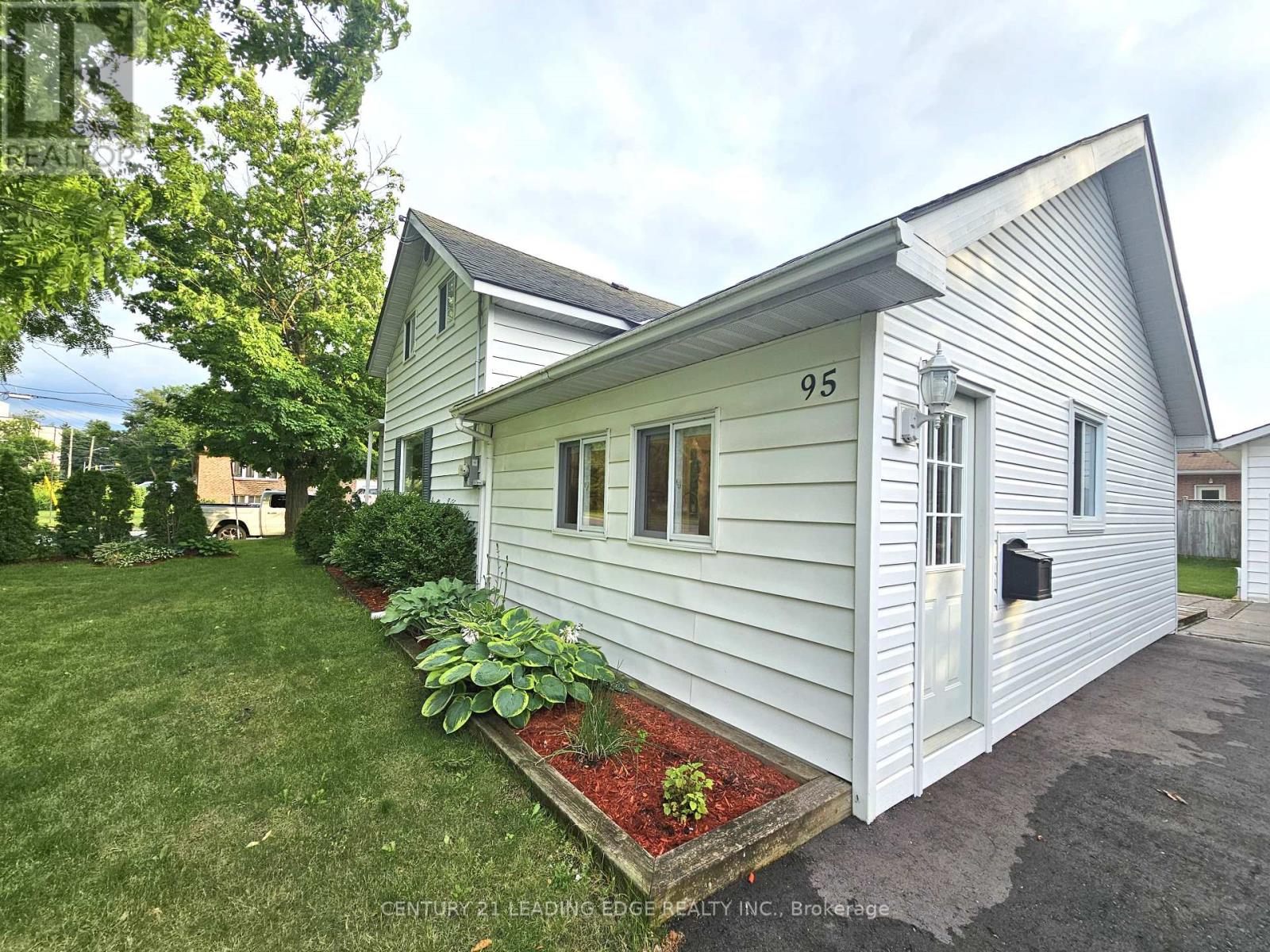 95 ADELAIDE STREET N, kawartha lakes (lindsay), Ontario