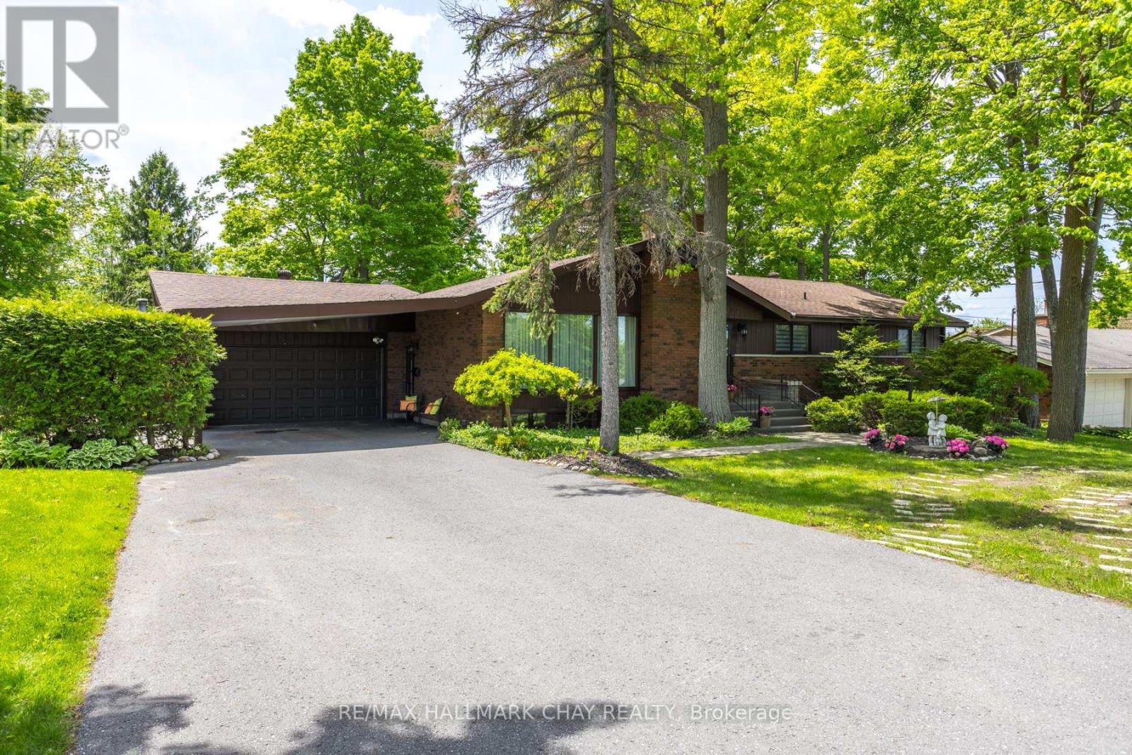 1009 FAIRBAIRN STREET, peterborough north (south), Ontario