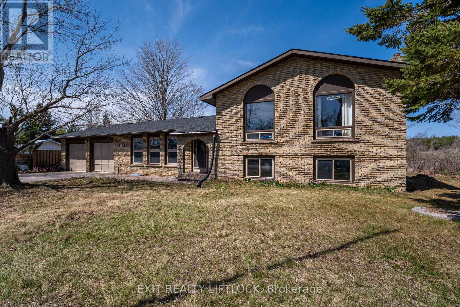 1802 YOUNG'S POINT ROAD, selwyn, Ontario