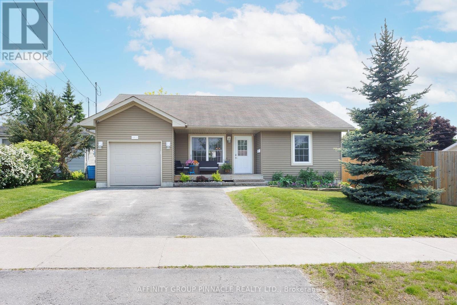 139 1/2 KING STREET, kawartha lakes (lindsay), Ontario