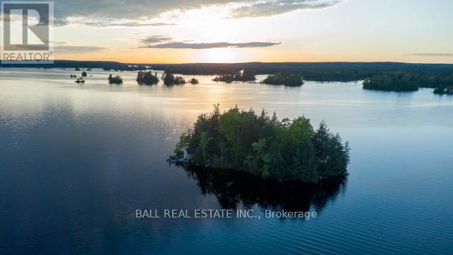9 ISLAND 4, selwyn, Ontario