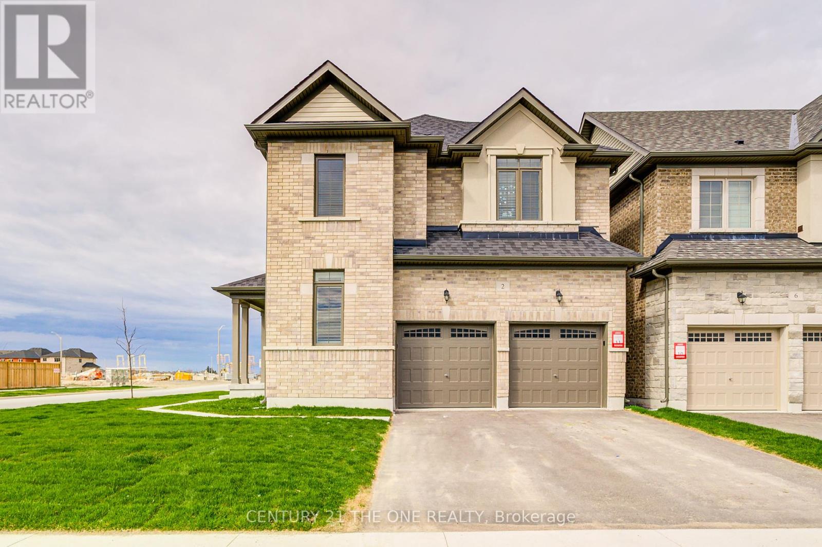 2 WESLEY BROOKS STREET, clarington (newcastle), Ontario