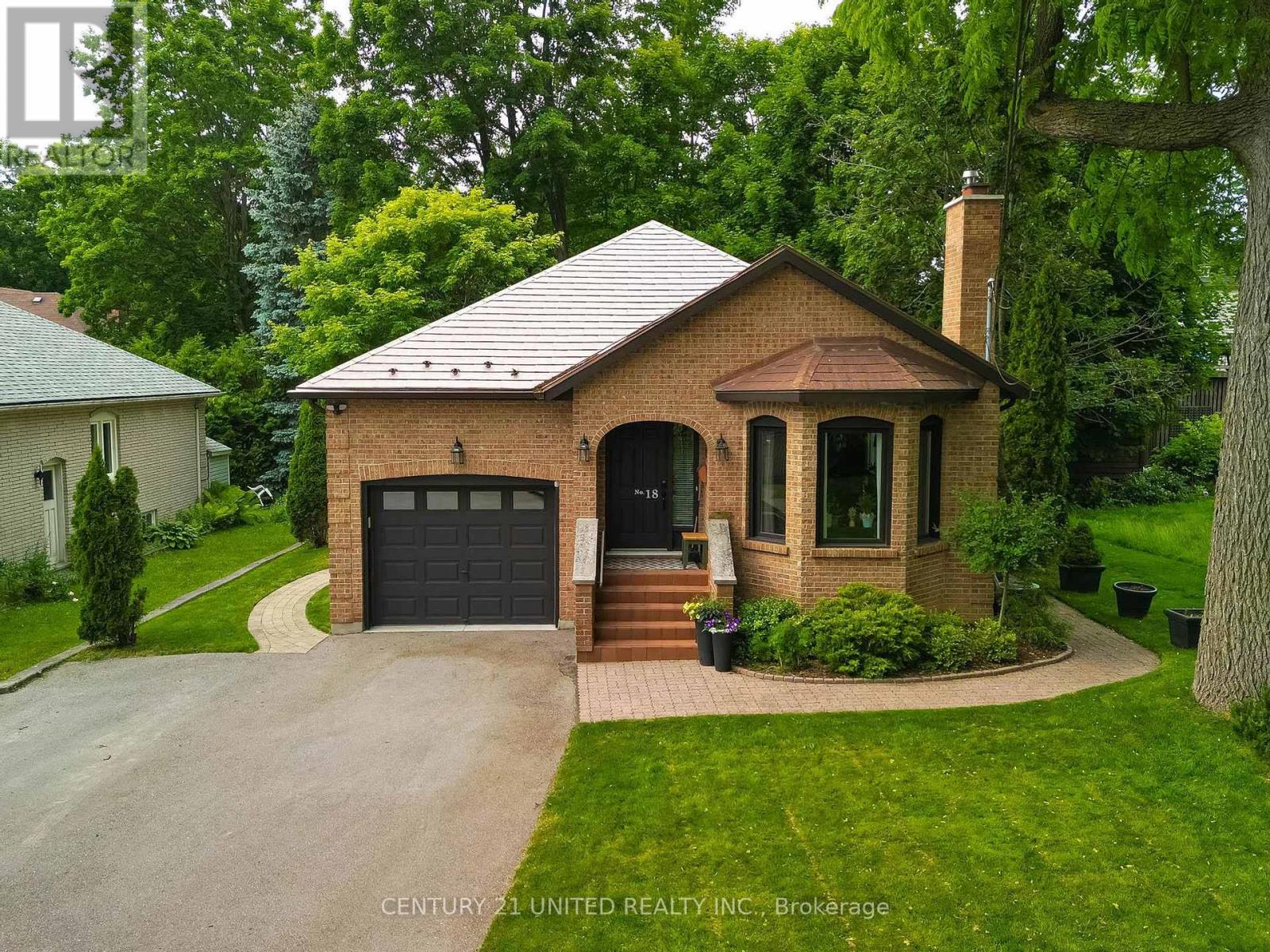 18 ENGLEBURN PLACE, peterborough east (central), Ontario
