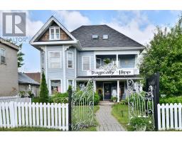 60 QUEEN STREET, selwyn, Ontario