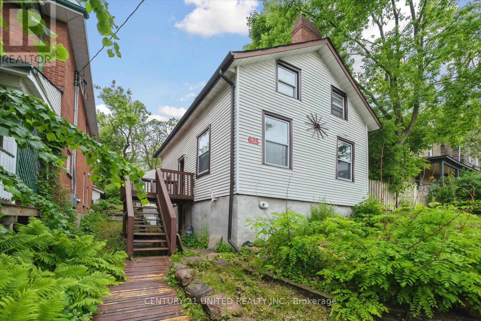 625 AYLMER STREET N, peterborough central (north), Ontario
