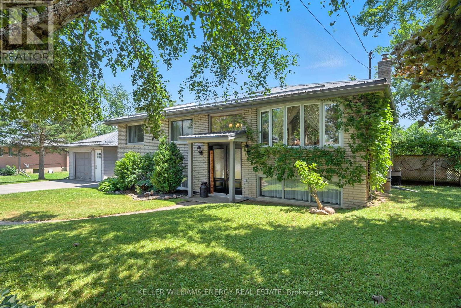 685 YOUNG STREET, selwyn, Ontario