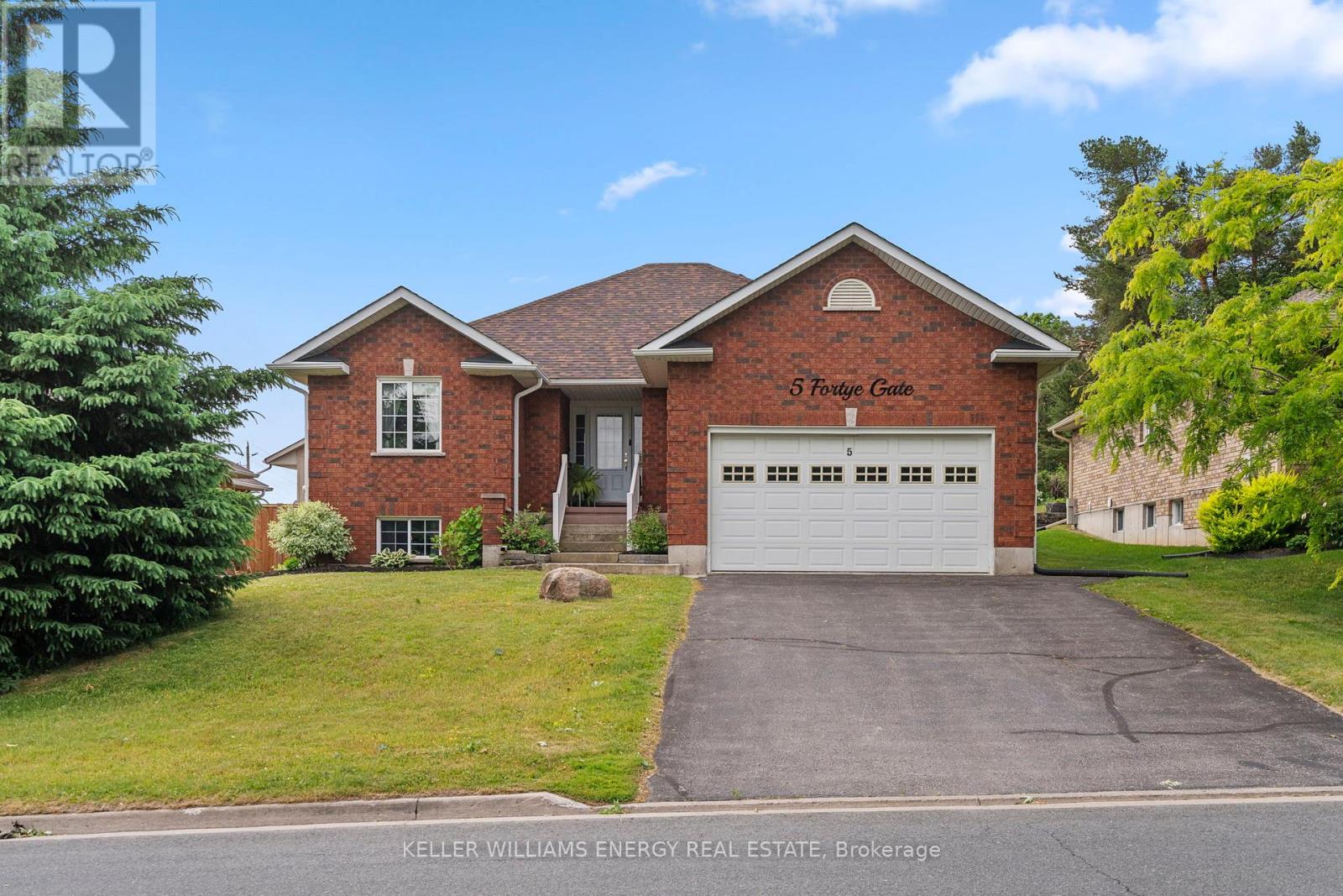 5 FORTYE GATE, peterborough west (south), Ontario