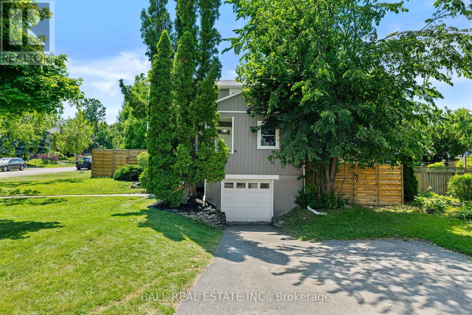 10 ANNE STREET, peterborough central (old west end), Ontario