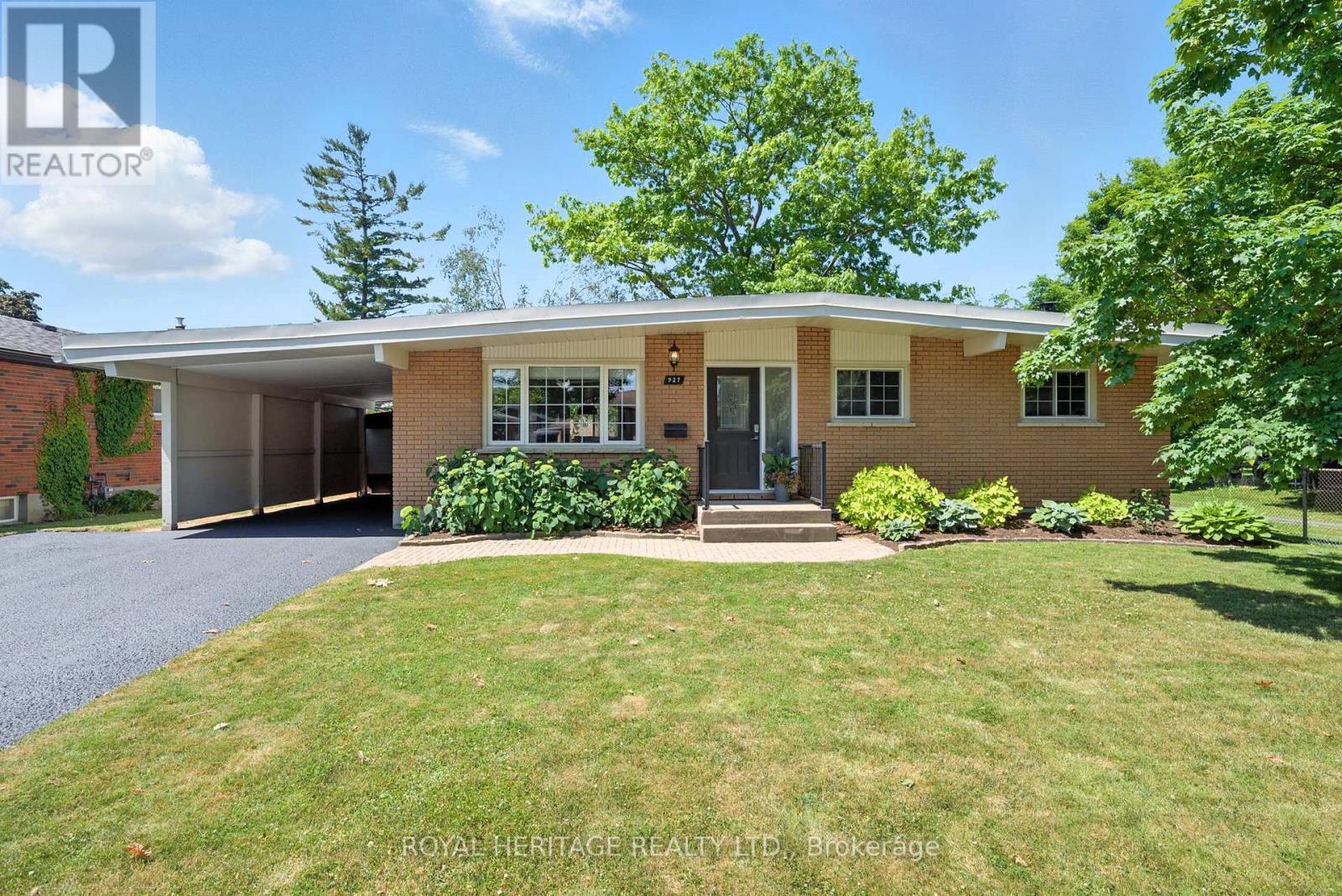 927 NORTHMINSTER AVENUE, peterborough north (south), Ontario