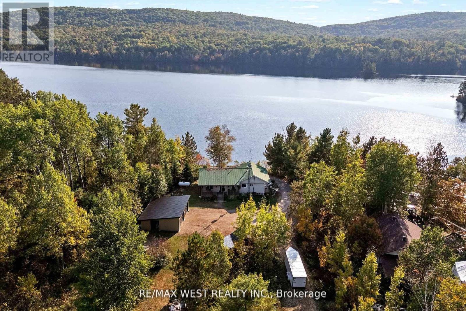 558 MCCAULEY LAKE ROAD, south algonquin, Ontario