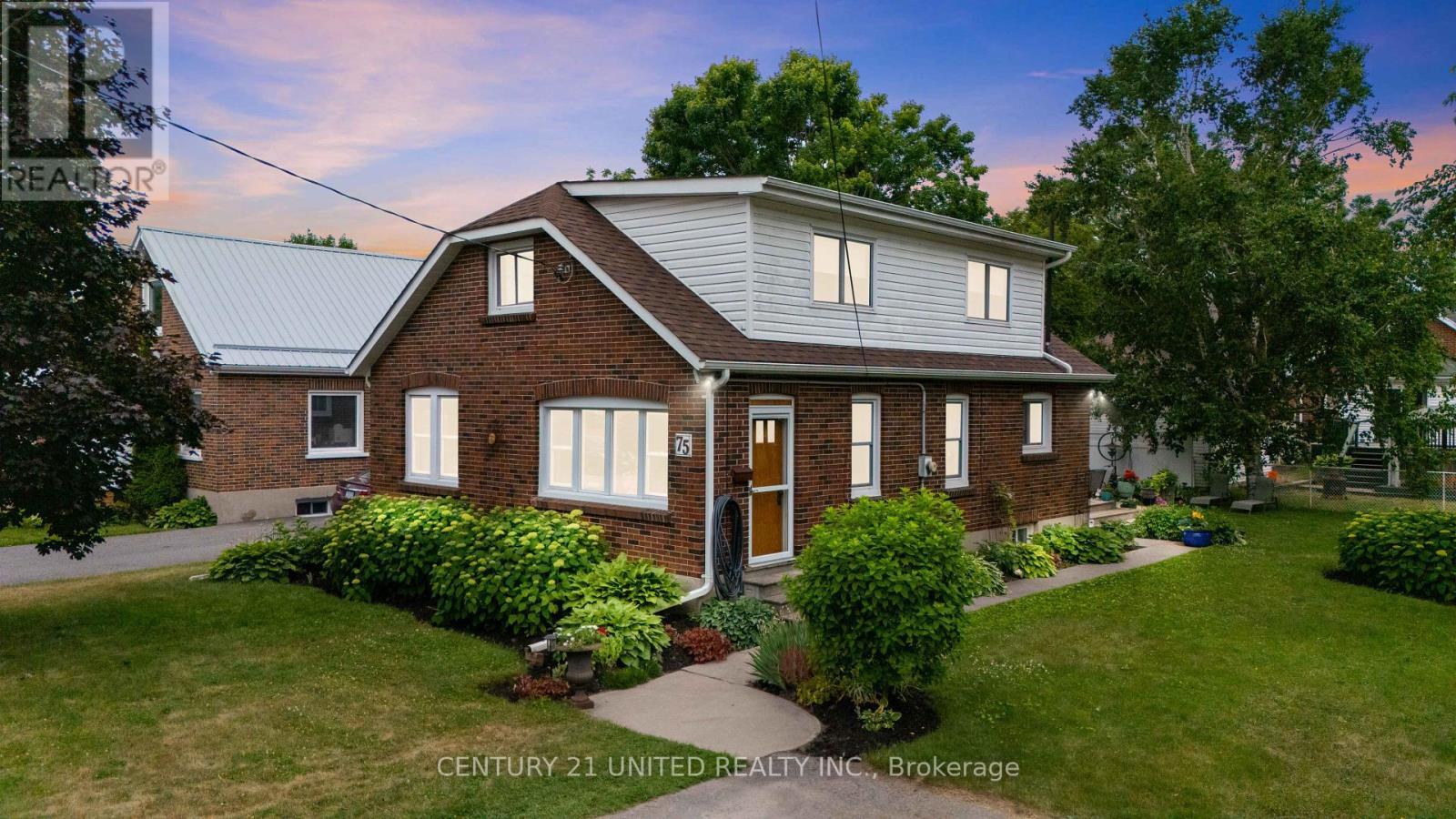75 LYNCH STREET, peterborough central (south), Ontario