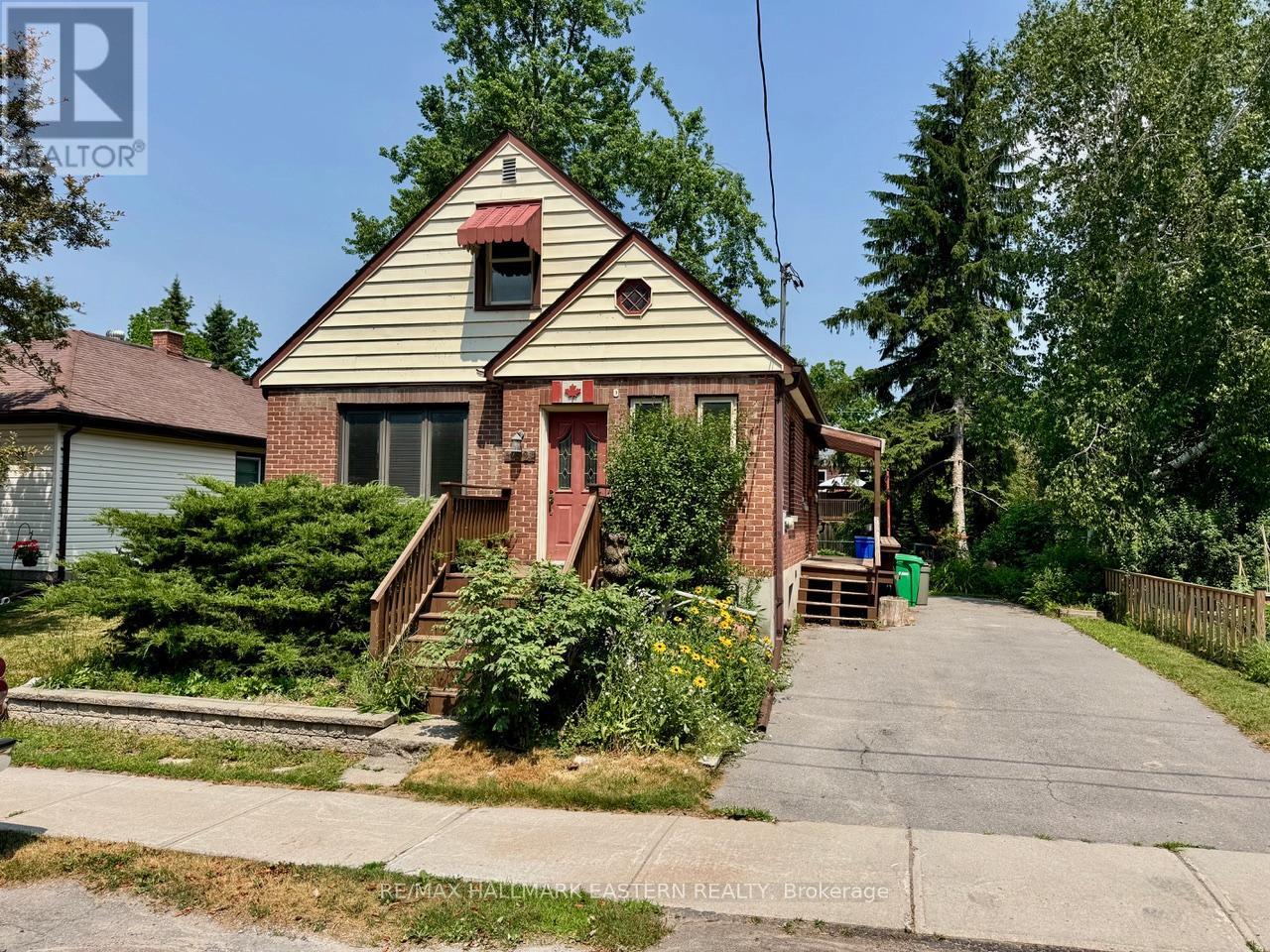232 MUNROE AVENUE, peterborough east (central), Ontario