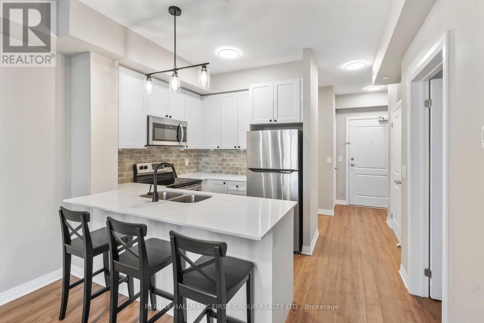315 - 65 SHIPWAY AVENUE, clarington (newcastle), Ontario