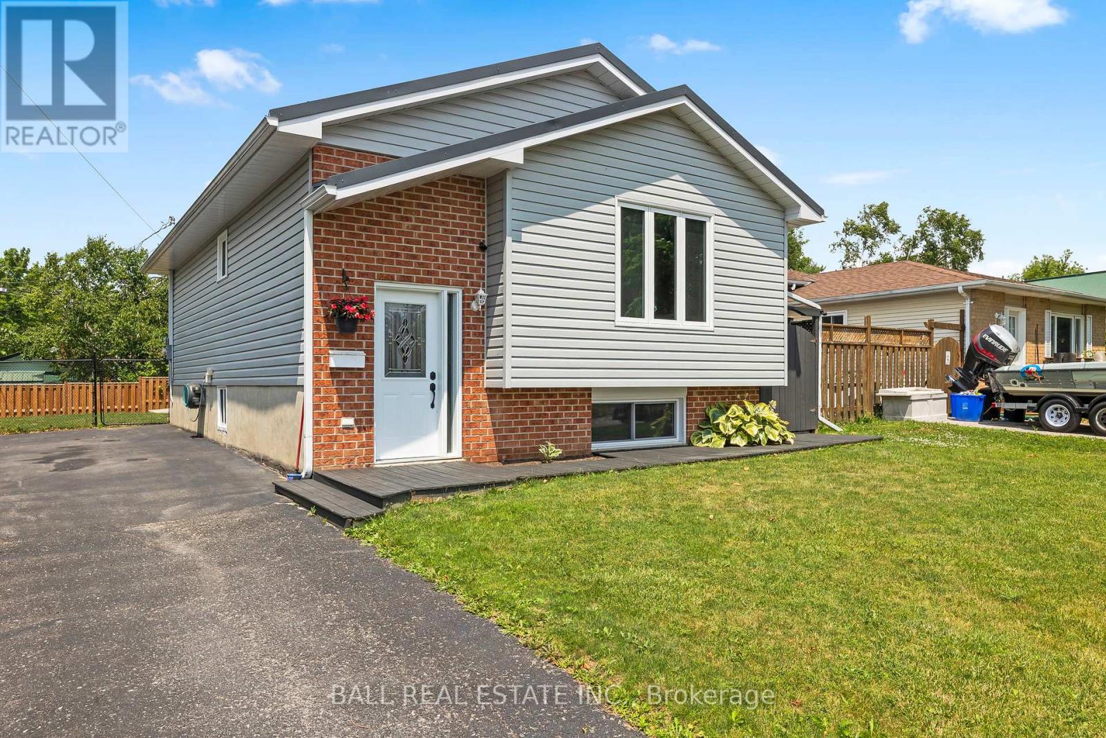 2 HAZEL STREET, kawartha lakes (lindsay), Ontario