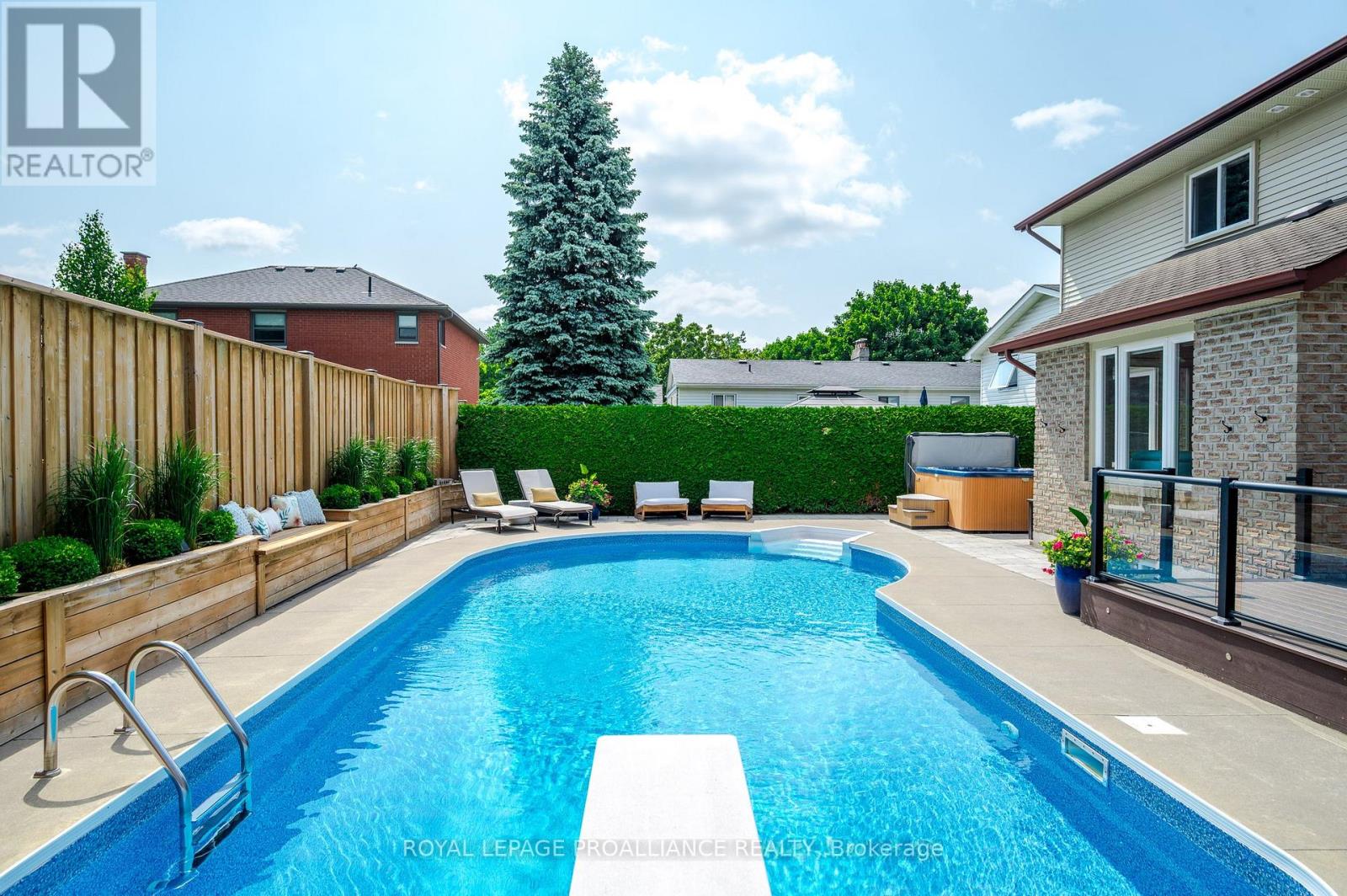 2112 LORRAINE DRIVE, peterborough north (university heights), Ontario