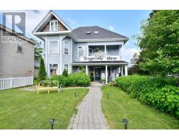60 QUEEN STREET, selwyn, Ontario