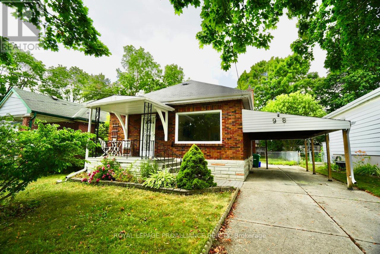 98 WARE STREET, peterborough central (south), Ontario