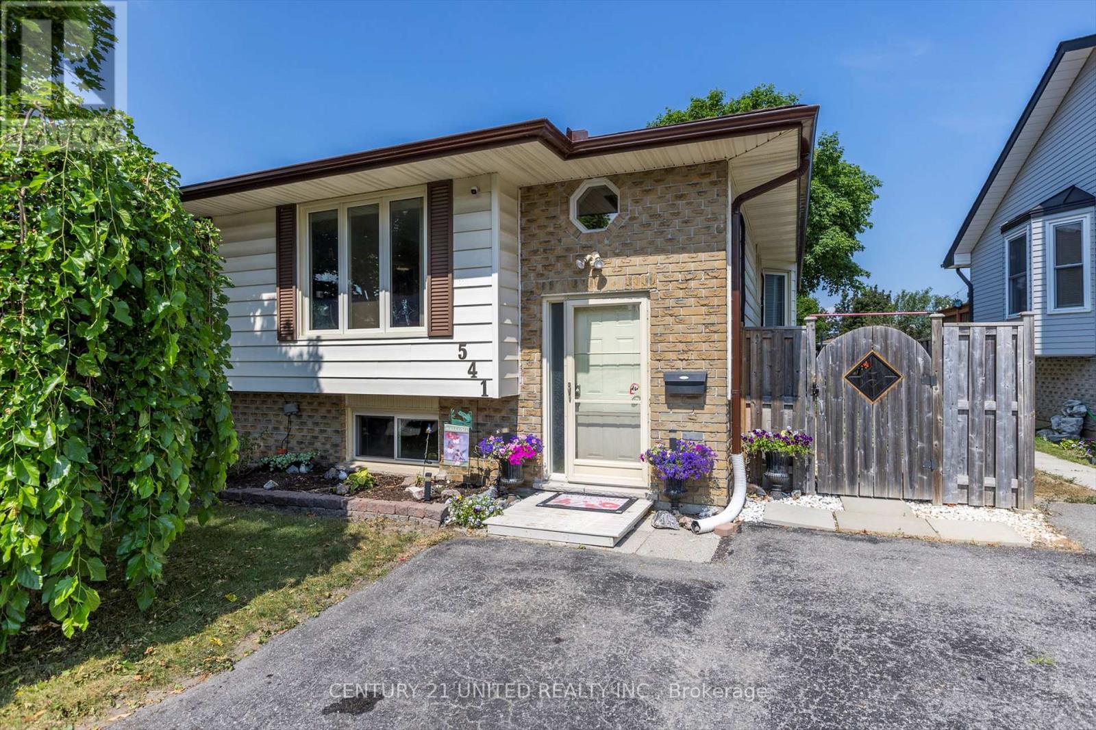 541 CRYSTAL DRIVE, peterborough south (east), Ontario