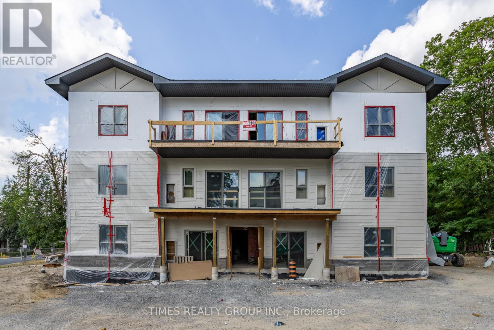 203 - 369 HUNTER STREET W, peterborough central (north), Ontario