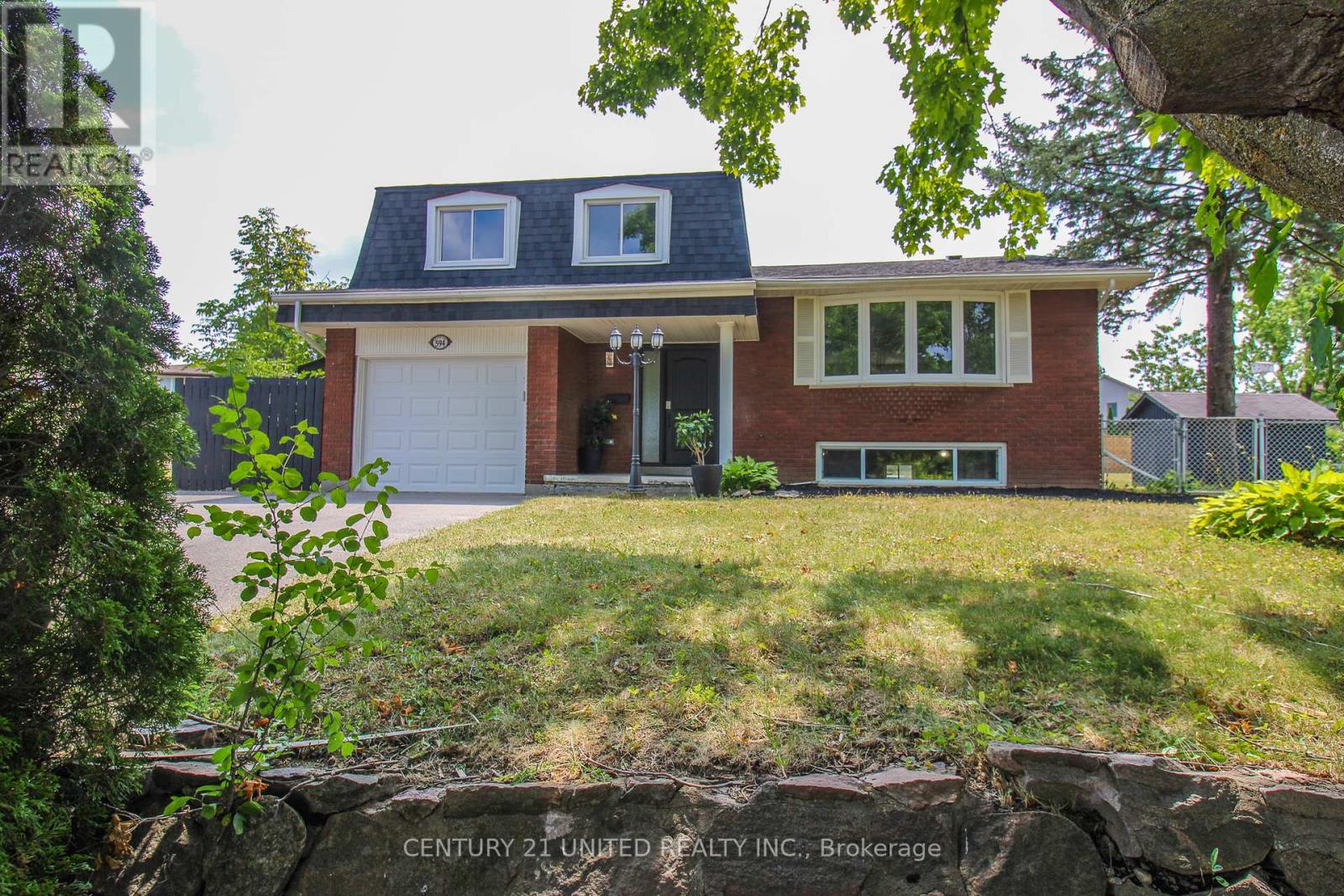 594 SAUGEEN CRESCENT, peterborough south (east), Ontario
