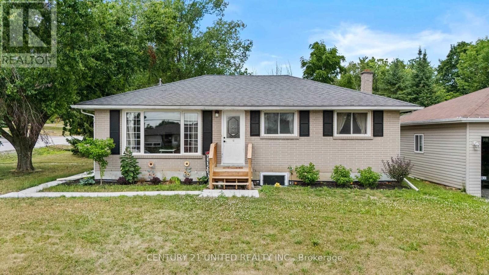 300 LINDAN AVENUE, selwyn, Ontario