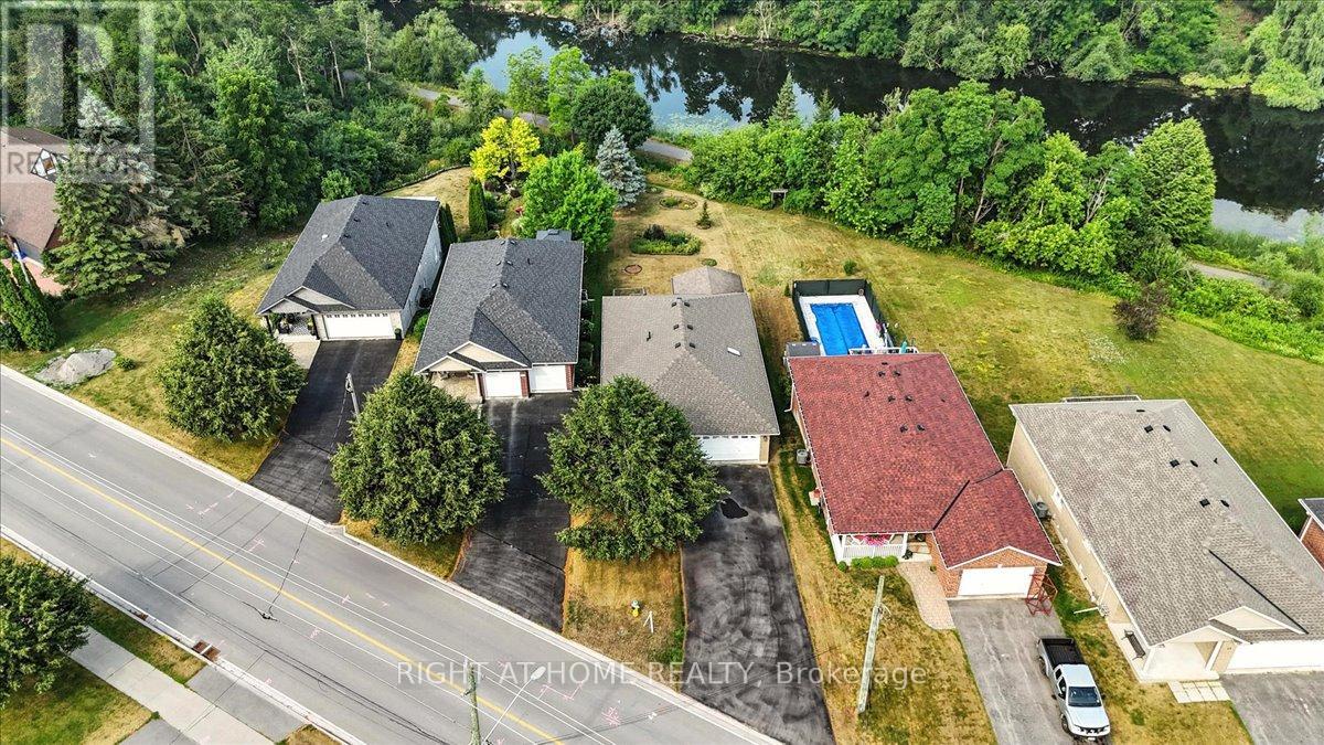 47 LOGIE STREET, kawartha lakes (lindsay), Ontario